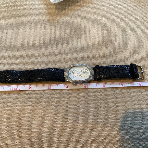 Philip Stein Teslar Diamond Signature Watch comes with metal band as well - Picture 11 of 11